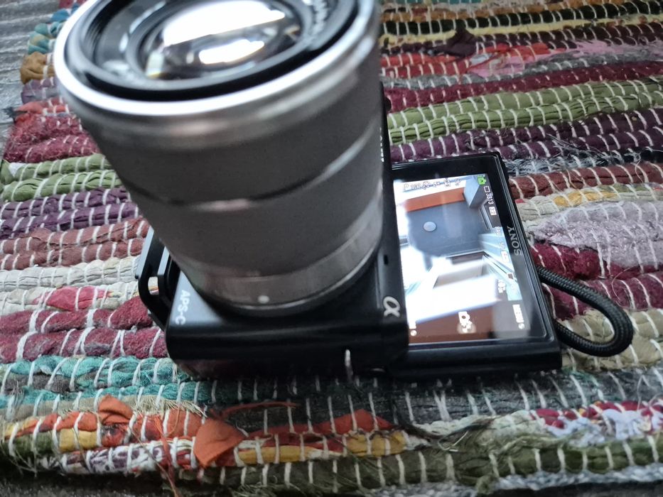 Sony NEX F3 + Sony SEL1855 (3x оптичен zoom)