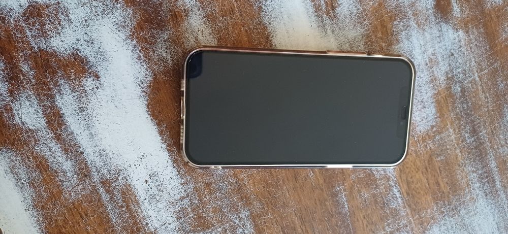 iPhone 12 в перфектно състояние.