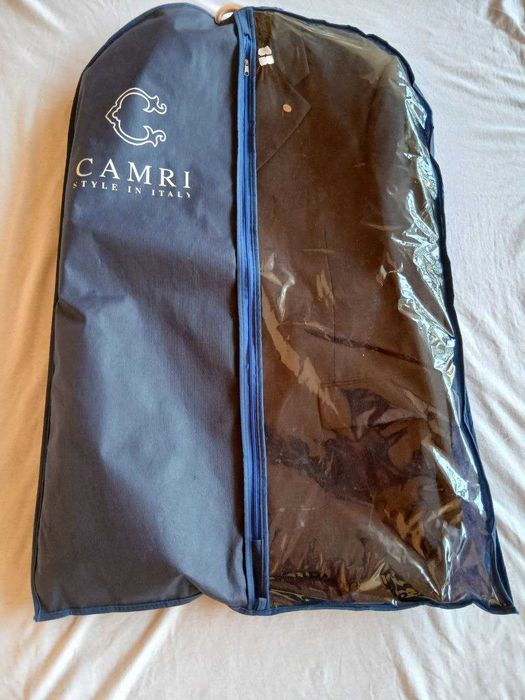 Erkaklar kostyum shim jileti sotiladi.