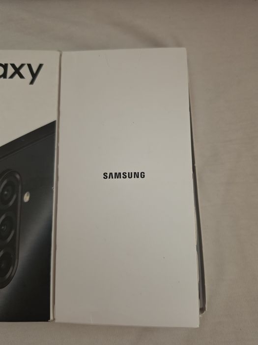 Samsung A 17 128 GB телефона е като нов