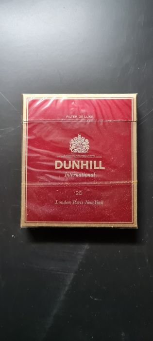 Dunhill International red