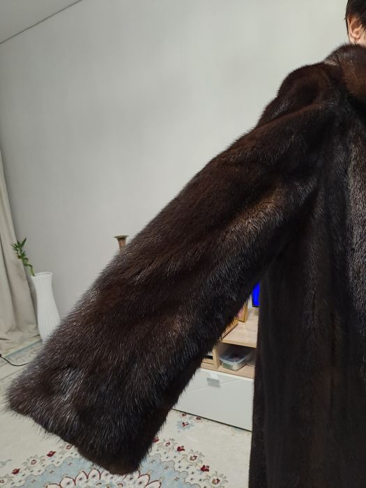 Продам норковую шубу