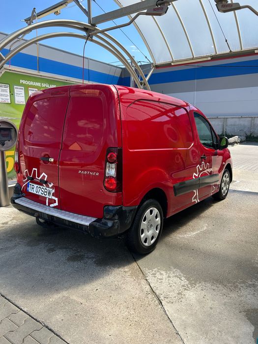 Peugeot Partner 1.6 diesel,an 2014,cel mai bun preț,merită văzută.