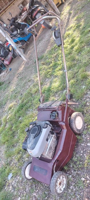 vand motocoasa gazon cu tractiune