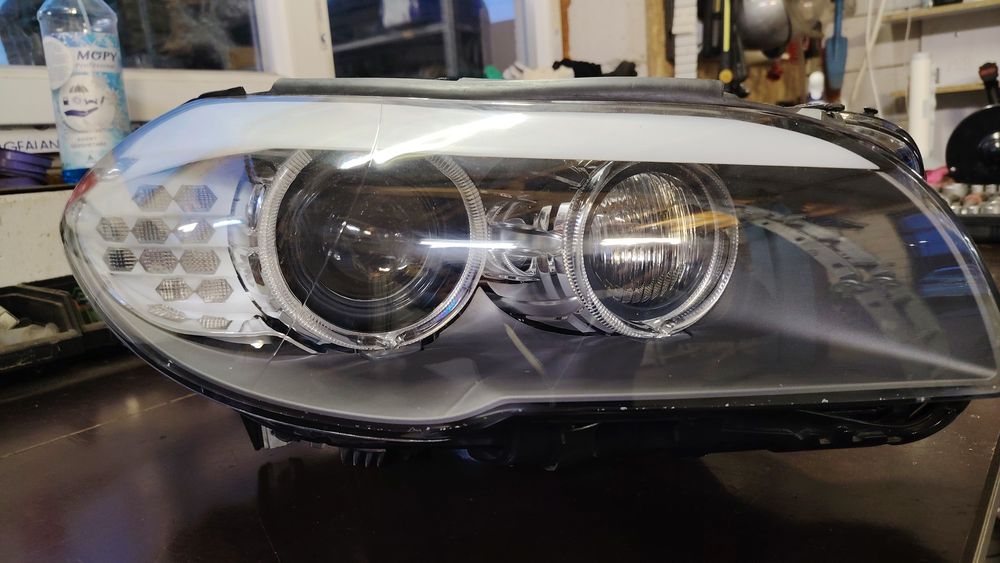 Far drepta bi-xenon adaptiv BMW F10 F11 Europa