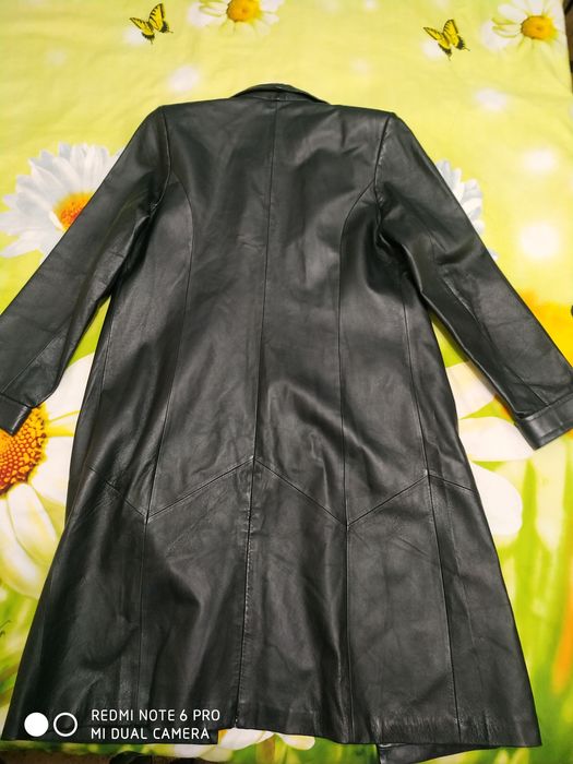 Продается женский кожаный плащ