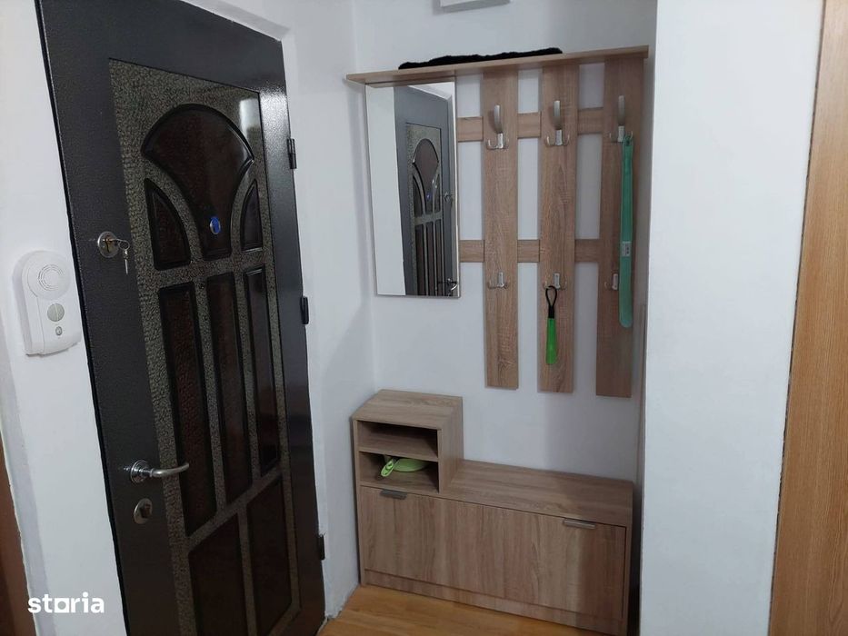Vând apartament cu 2 camere,etaj 2