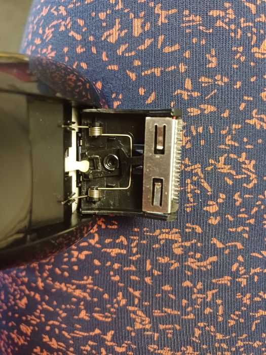 Aparat de ras barbati