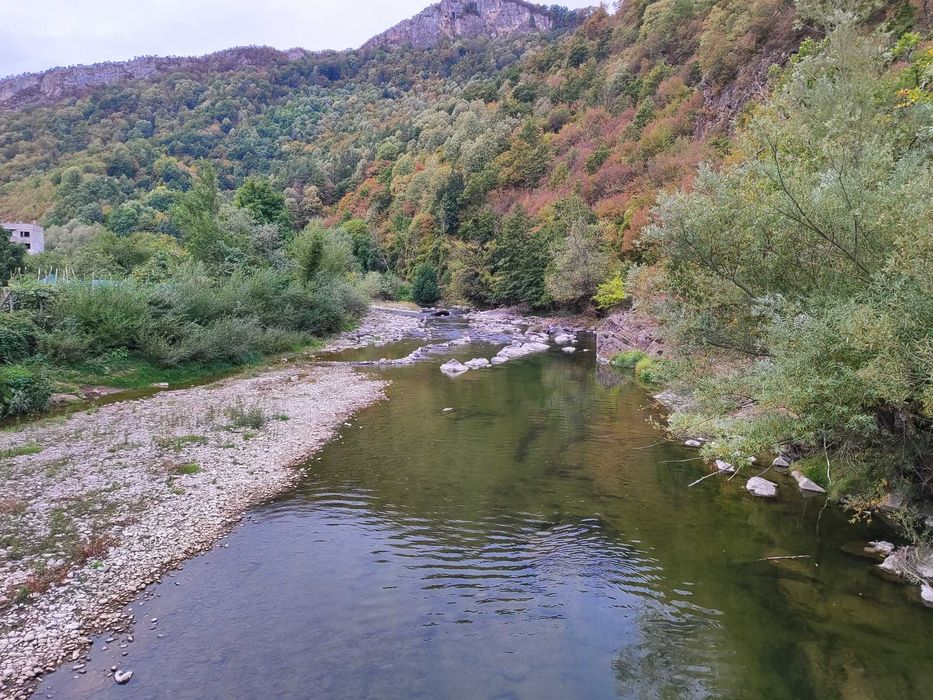 Продава многостаен апартамент в гр. Тетевен, кв. Полатен