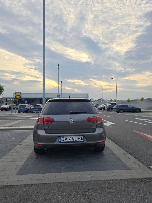 Vând Volkswagen Golf 7, 1.4 benzină , 2017, 168576 km.
Alte detalii la telefon: 0728613151