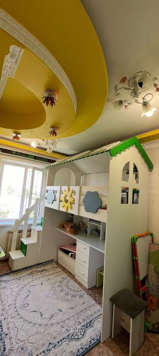 Двухъярусная кровать