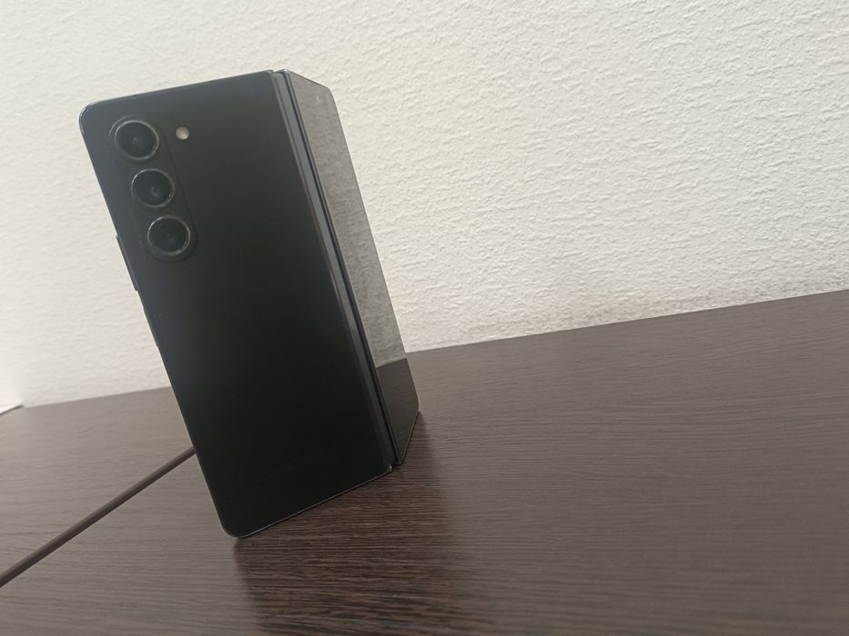 Samsung Z Folde 5+подарок