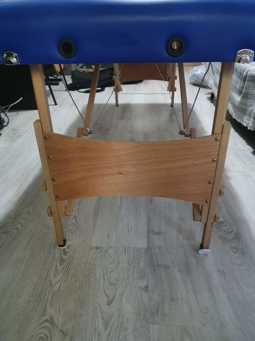 Vand masa aproape noua