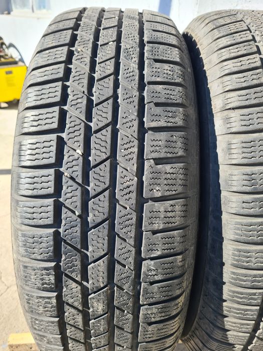 2 бр. зимни гуми 235/65/17 Continental DOT 3711 5 mm