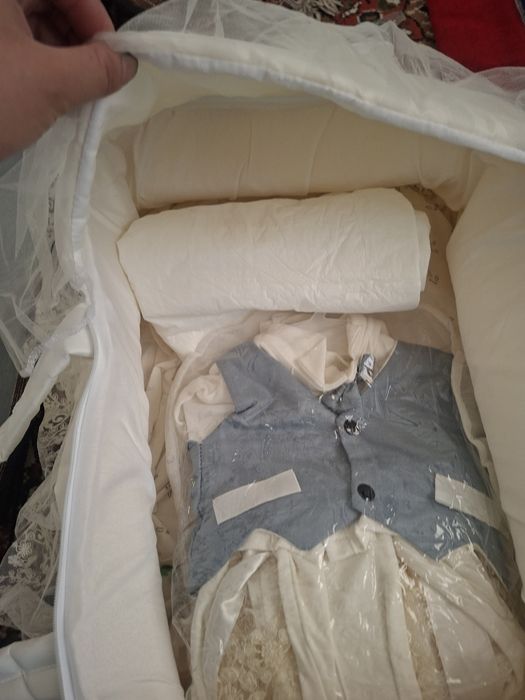 Конверт выпыска радом