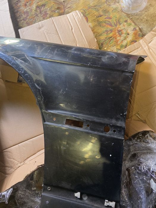 Продам  крыло левое рест е38 БМВ