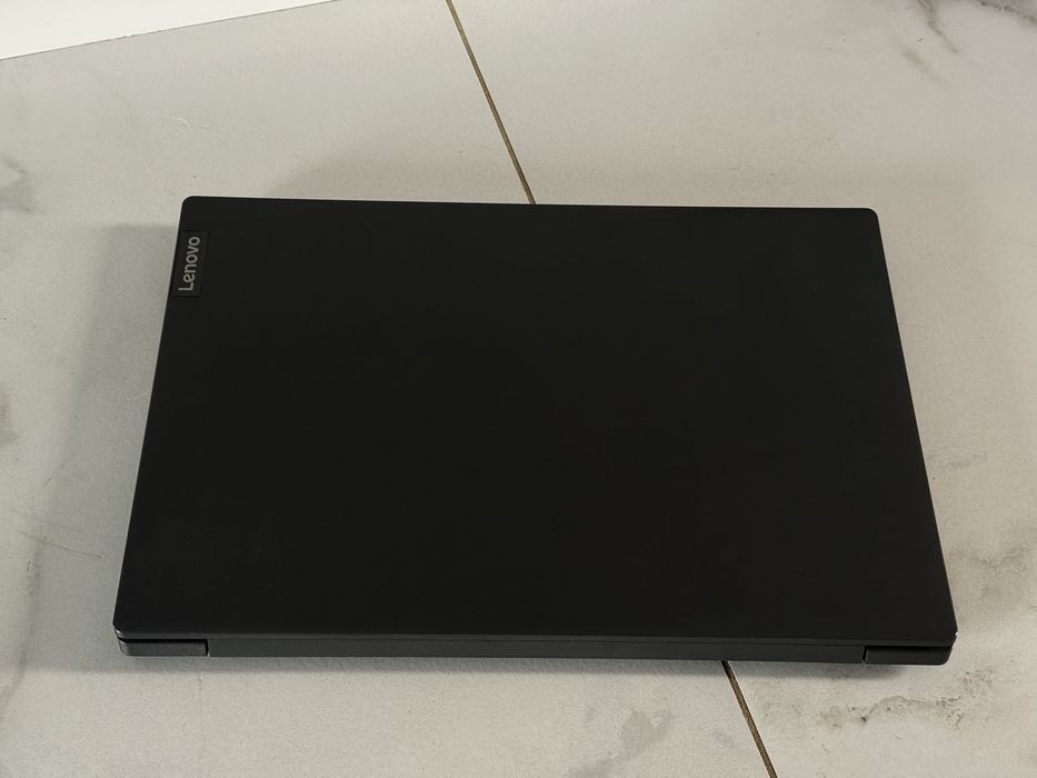 Laptop Lenovo V15-ADA cu procesor AMD Ryzen 5 3500U Turbo boost pana la 3.70 GHz 15.6" Full HD, 12GB ram, 512GB SSD Radeon Vega Graphics, Iron Grey