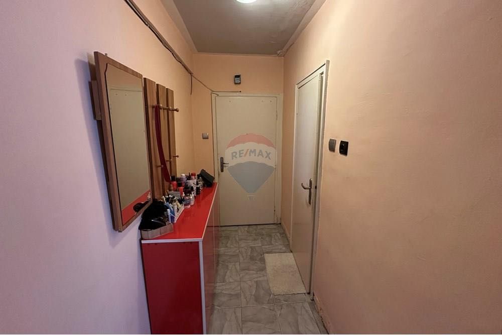 Двустаен апартамент с отделна кухня