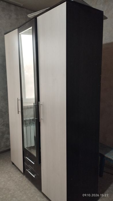 Срочно продам шкаф