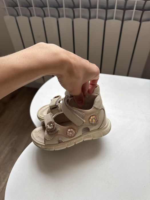 сандалии на девочку