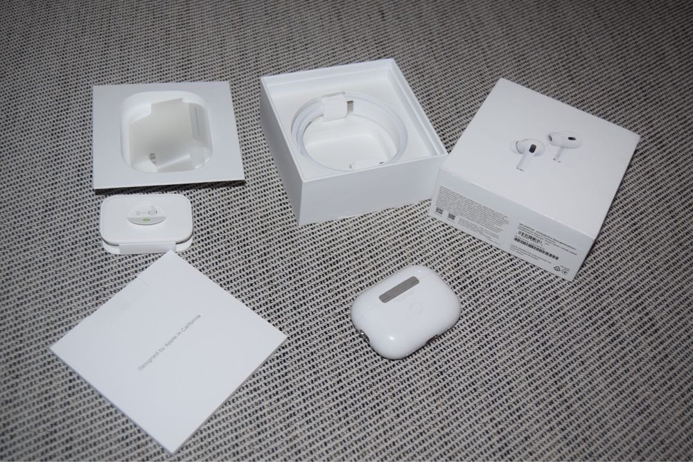 Casti Apple AirPods PRO 2 wireless charging Bistrita • OLX.ro