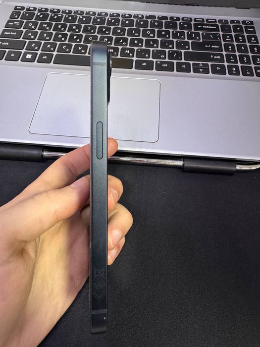 Продам Айфон 13 Б/У