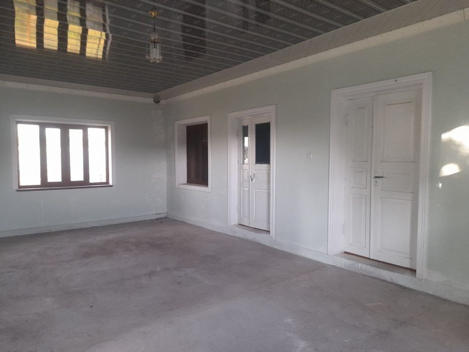 Gaz, svet ,suv va issiq suv mavjud