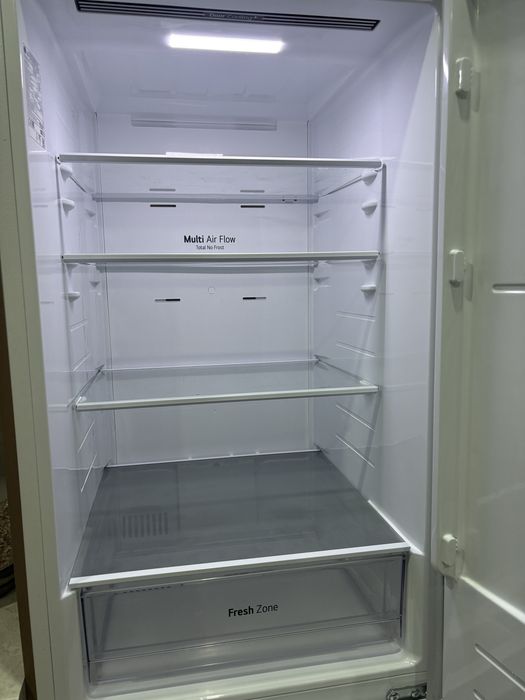 Продам холодильник в идальнтм состоянии
