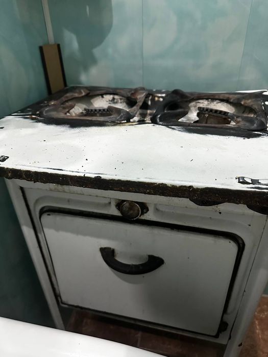 Газ плита старий