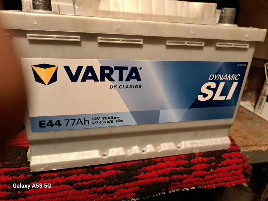 Baterie auto de vânzare