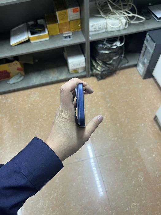 Iphone 17 pro 256гб почти новый