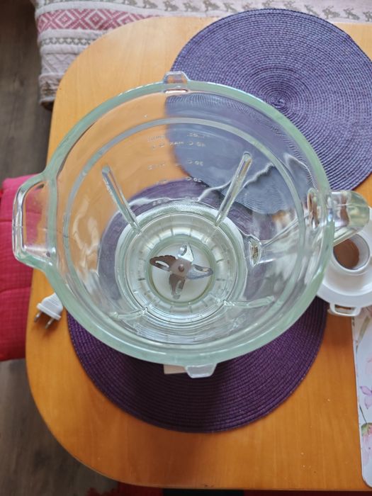 блендер Philips от серията Daily Collection с мощност 400W