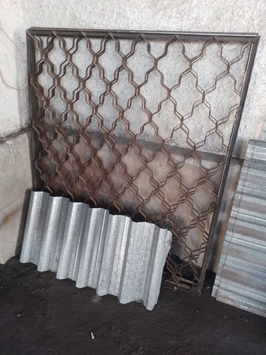 Продам оконные решётки 1.2м х 1.4 м