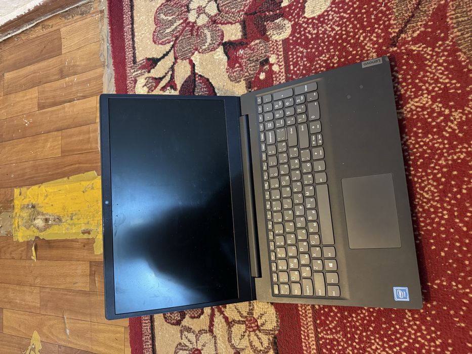 Ноутбук lenovaaa