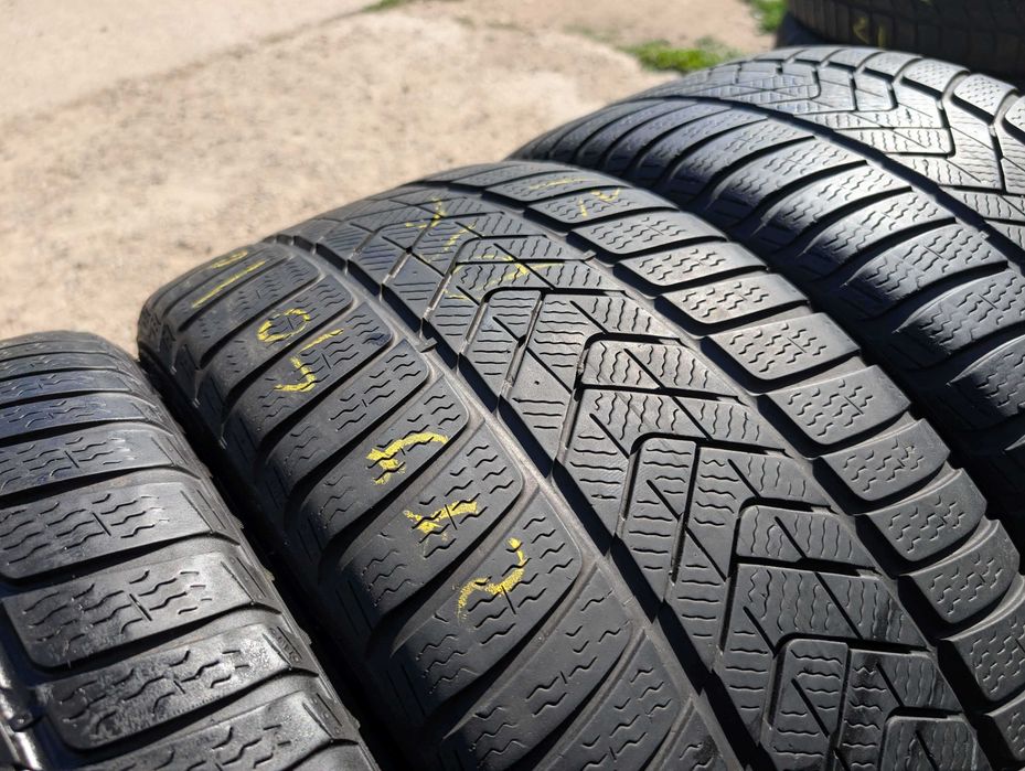 SET 4 Anvelope Iarna 225/45 R18 + 255/40 R18 Pirelli Sottozero 3 99V Runflat RSC (BMW, Mercedes) | Pret/buc