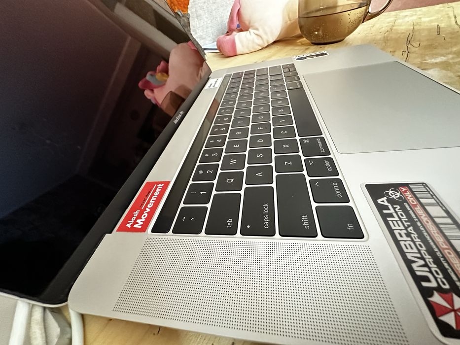 Macbook pro 16 gb ram 512 gb ssd