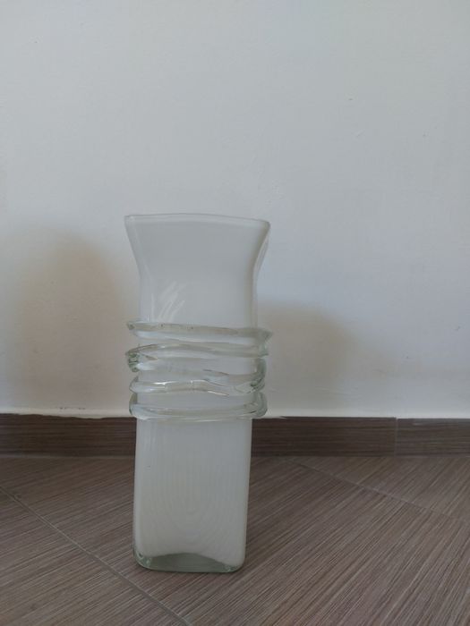 Стъклени вази, високи