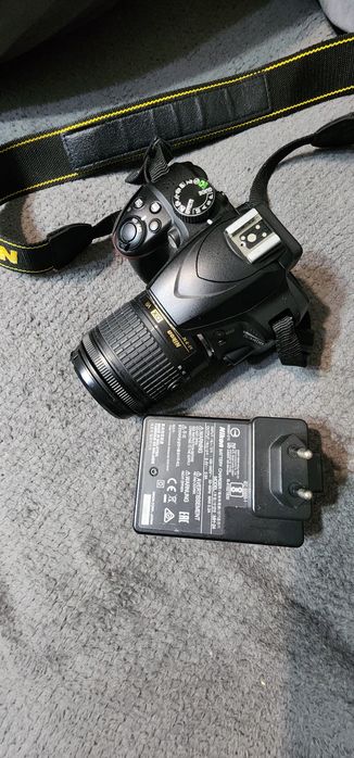 Продам фотокамеру Nikon D3400