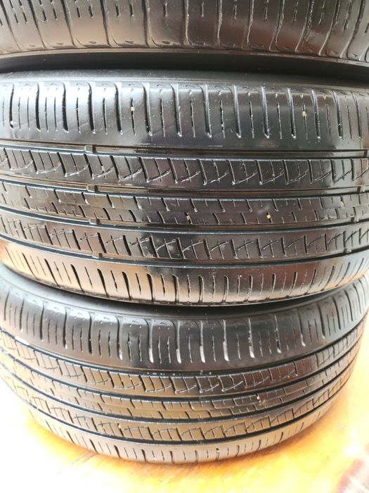 Продаю шины 19R 235 55