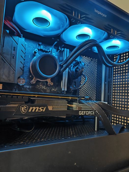 гейминг компютър 3070 Ryzen 5 5600XT