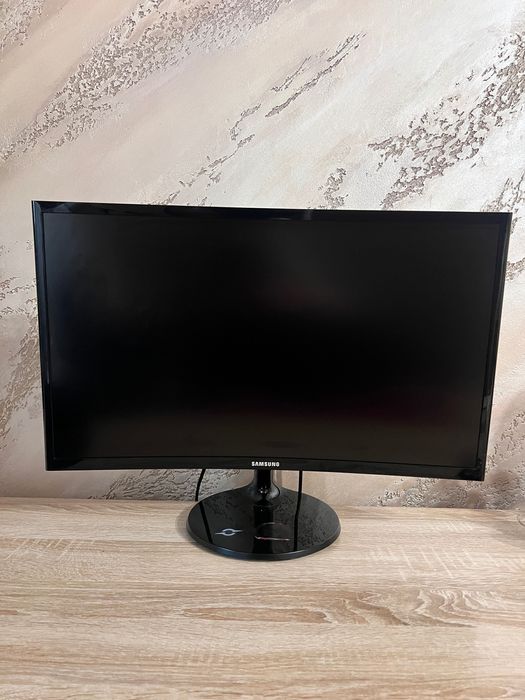 Vand monitor Samsung 72hz,curbat,full hd ,24inch,ca nou