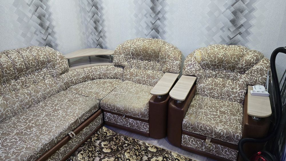 Диван с креслами