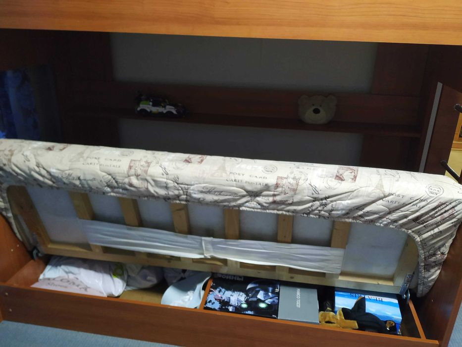 Продается двухъярусная кровать-диван