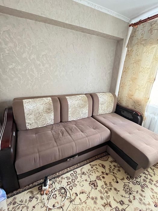 Продается диван в хорошем состоянии