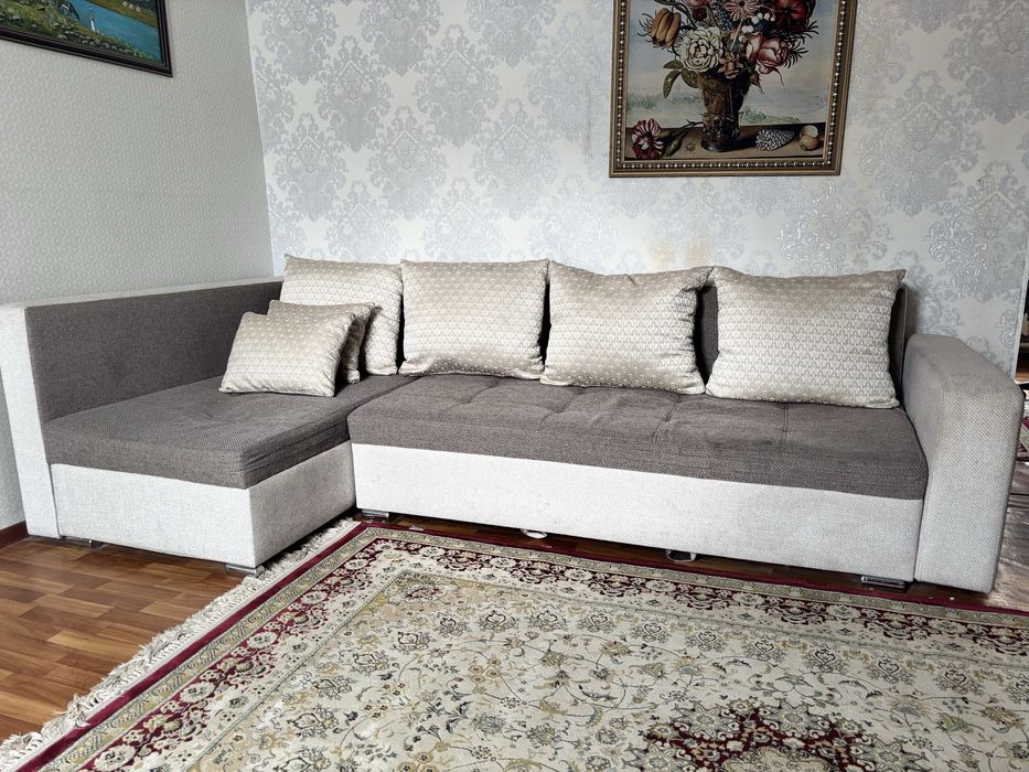 Продаю угловой диван