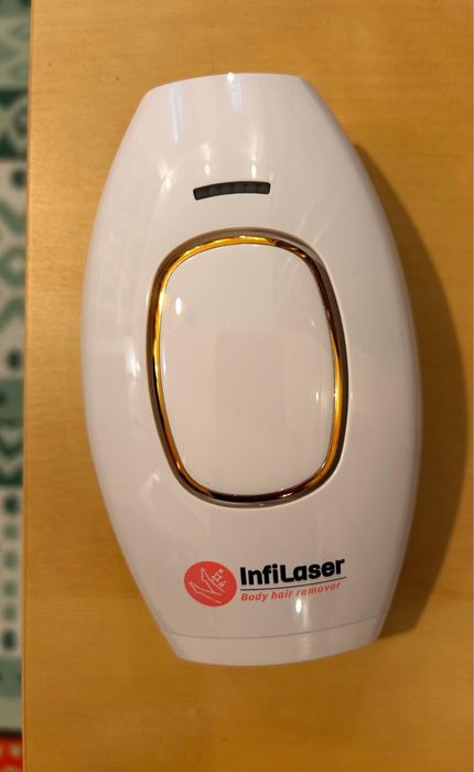 Aparat IPL InfiLaser - body hair remover ( pentru firele negre ), nou