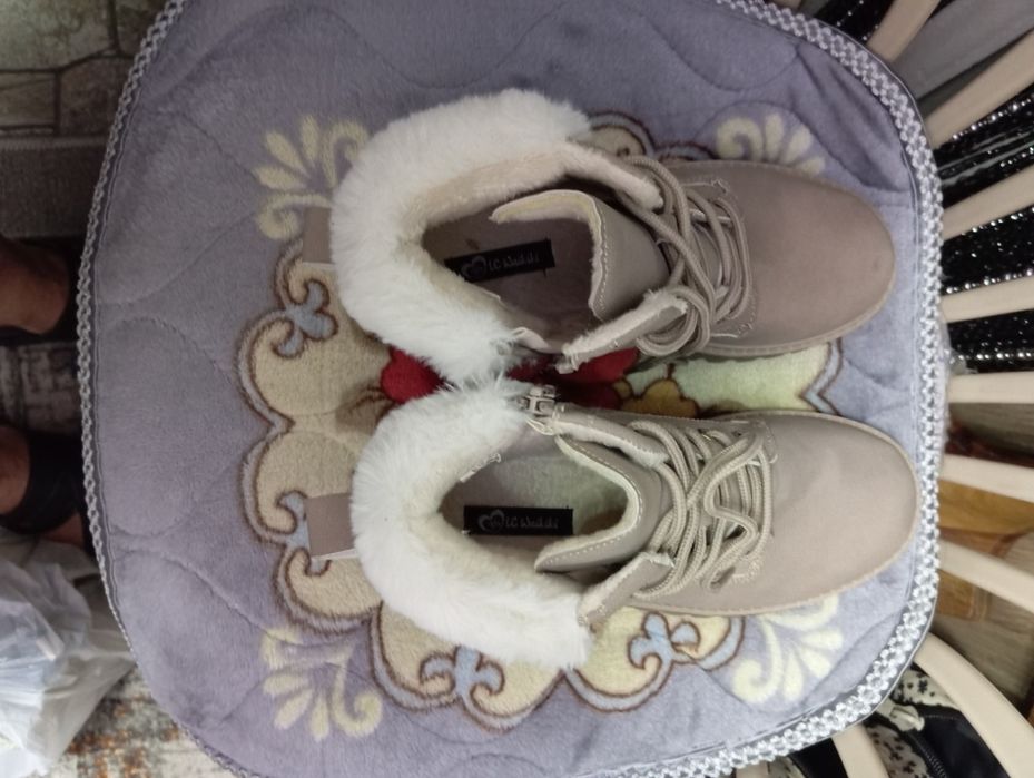 Зимние ботинки для девочек.