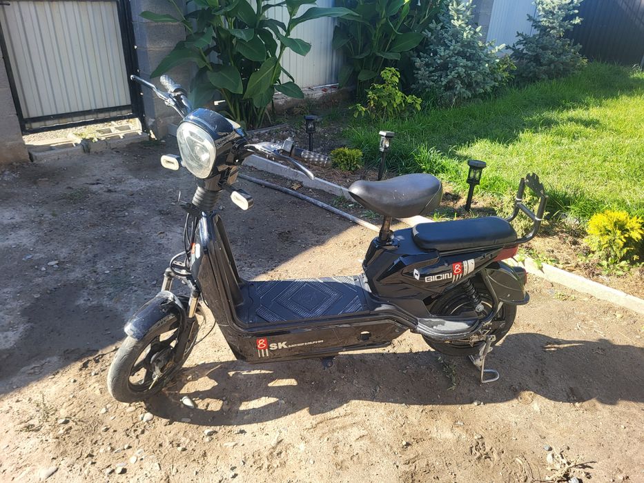 Продаю скутер ск 8