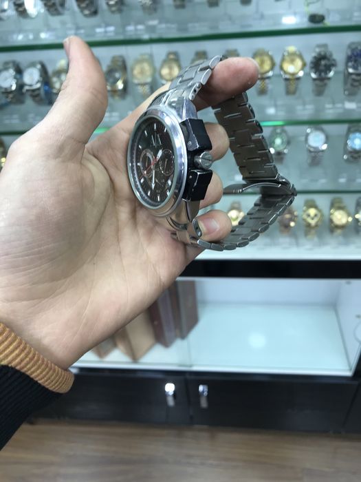 Armani exchange soati sotiladi