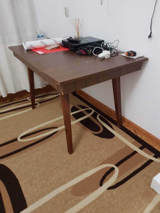 Дървена разтегателена маса